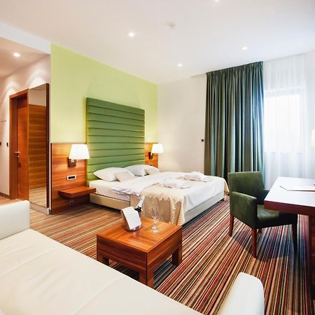 Hotel Sport Ivanić-Grad Eksteriør billede
