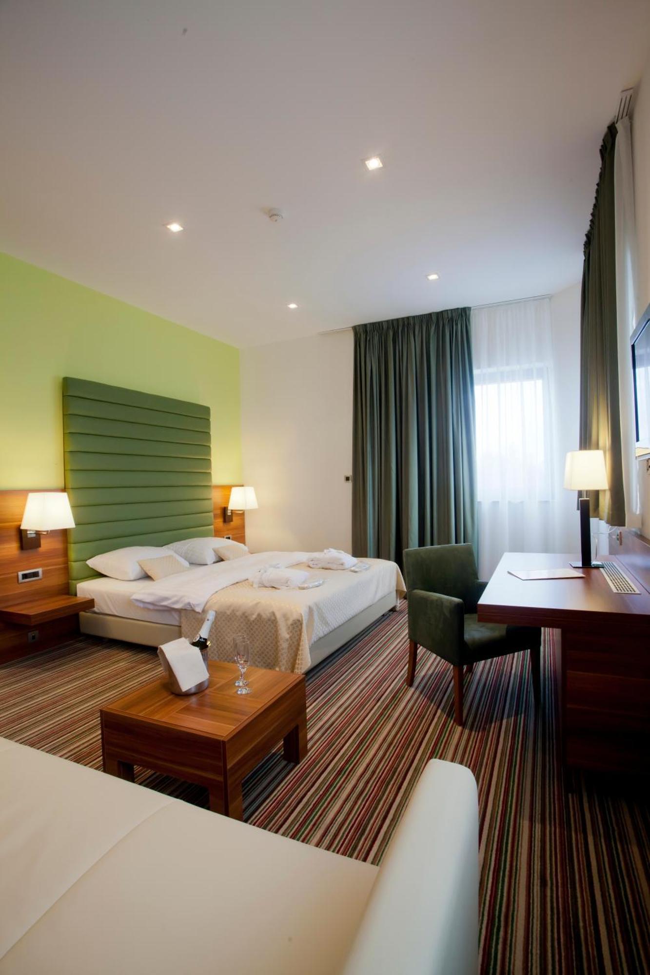 Hotel Sport Ivanić-Grad Eksteriør billede